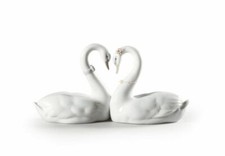 NEW LLADRO PORCELAIN FIGURINE ENDLESS LOVE 01006585 WAS £295.00 NOW £250.50