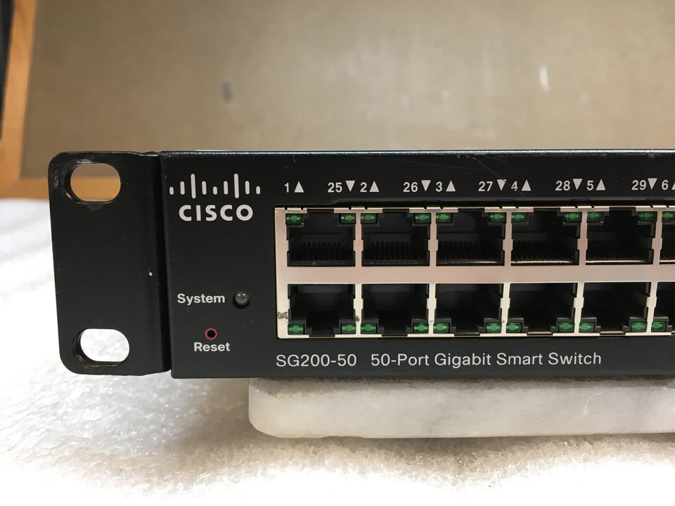 Cisco SG200-50 SLM2048T V02 50-Port Small Business Gigabit Smart Switch - Image 4 of 4