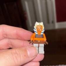 ? LEGO Star Wars Ahsoka Tano and r7 A7 figures  sw0192 Sets 7751 
