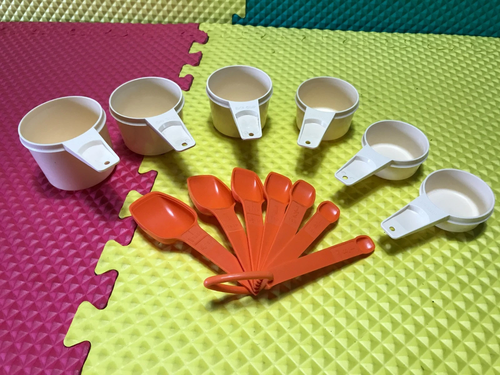 13 Pc Tupperware Set 6 Beige Measuring Cups & 7 Orange Measuring Spoons on Ring
