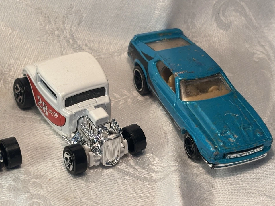 Vintage LOT of 5 Hot Wheels Diecast Cars -80’s-90’s &’18 Mach 1, 32 Ford Ect. - Image 4 of 4