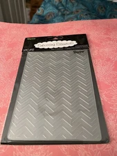 DARICE embossing Essentials Chevron Embossing folder 