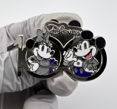 Walt Disney 100th Year ミッキー ピン Disney 100 Years of Wonder Pin: Minnie & Mickey. Disney Pins. Walt