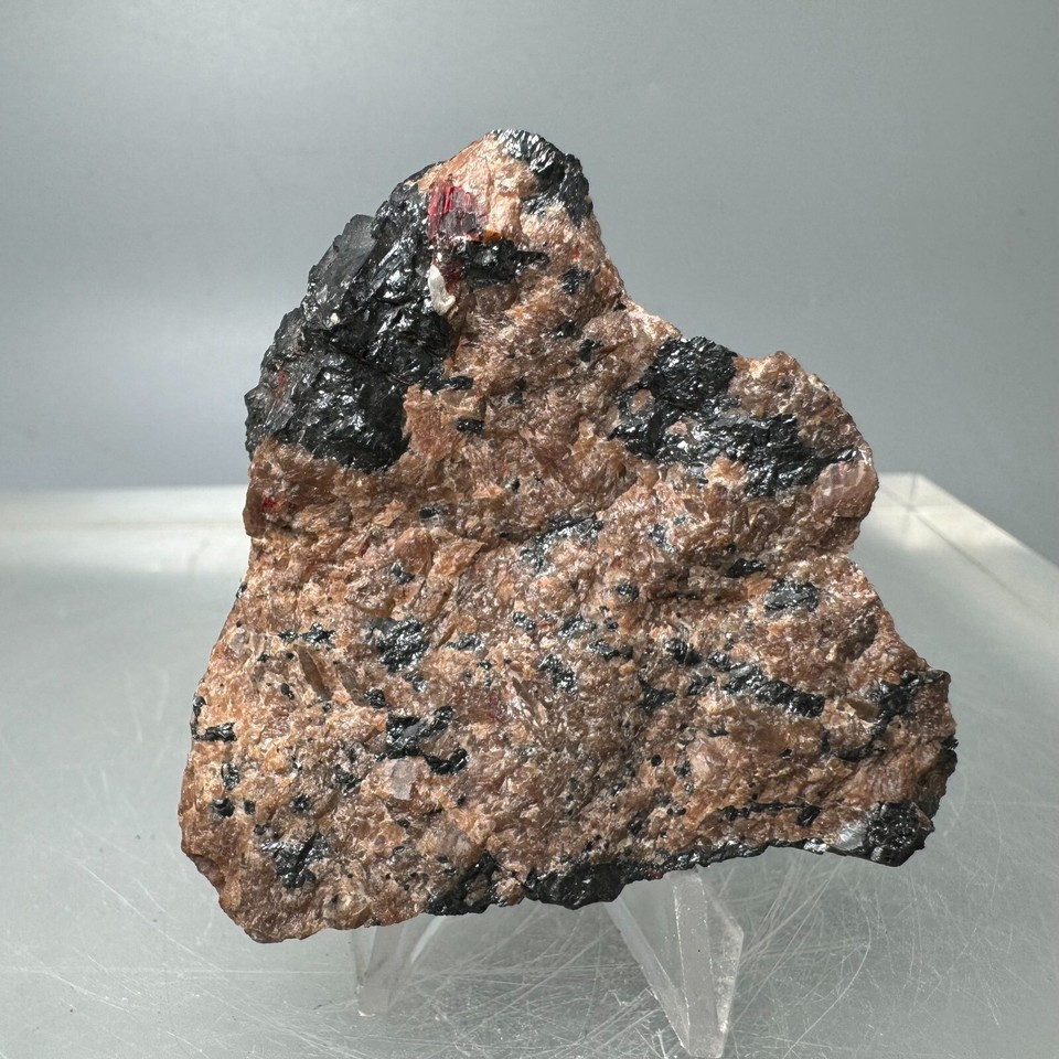 Tephroite, Willemite, Franklinite Sterling mine, Ogdensburg, New