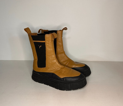 Puma Mayze Tan Leather Pull on Platform Chelsea Boots Women Size 11