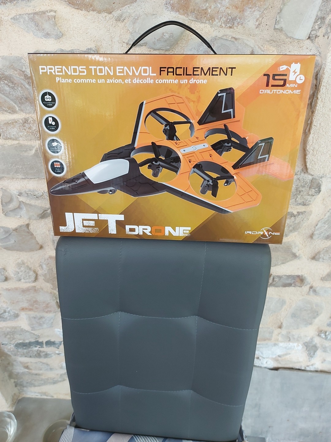 Drone radiocommandé de voyage compact blanc pour filmer vos vacances en famille