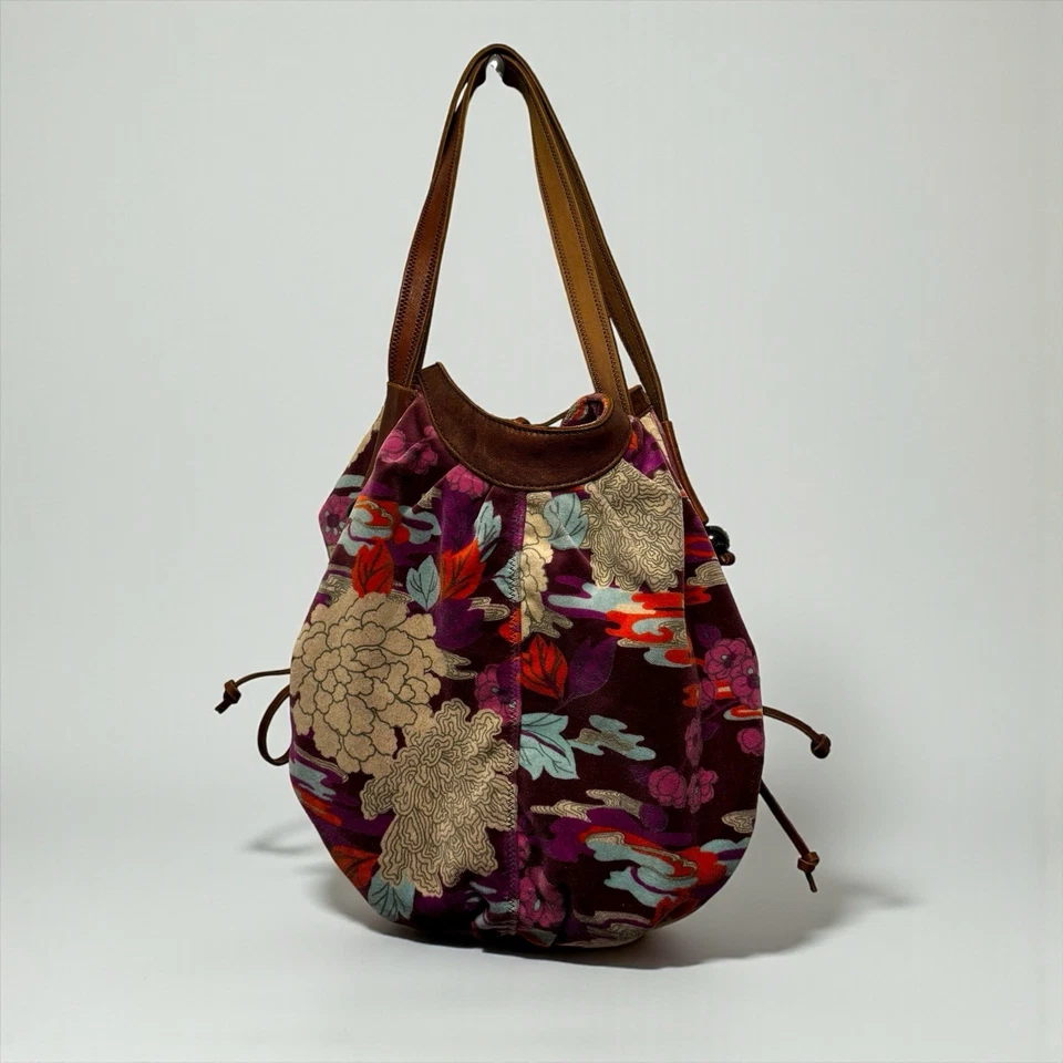 Bolso hobo floral de terciopelo púrpura marca Lucky Foto 4 de 4
