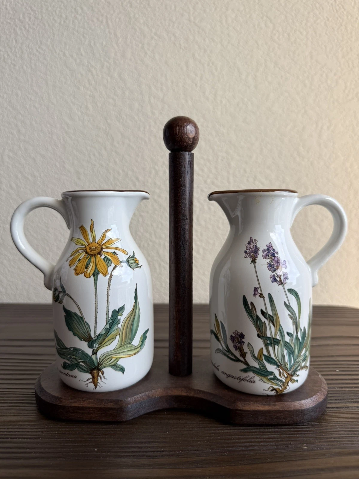 Villeroy and Boch Botanica Oil and Vinegar carafe wooden stand