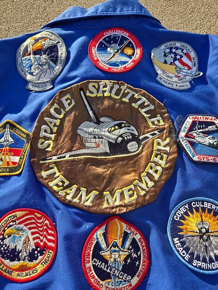 ¡Chaqueta temática vintage AIR CREW de la NASA! 19 parches, 1 pin, EE. UU., talla XL Foto 3 de 4