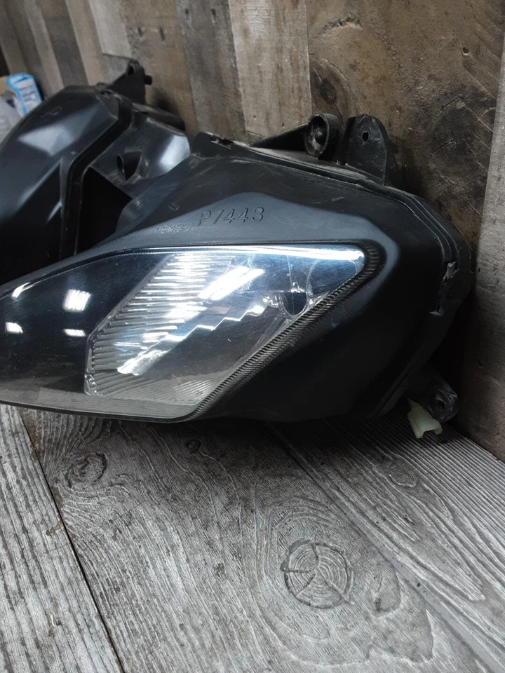 2009 09 08-16 Yamaha R6 YZF-R6 Faro delantero Luz Conjunto Lámpara Foto 3 de 4