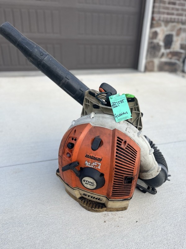 STIHL BR600 Backpack Gas Leaf Blower w/ Shoulder Strap, Orange/White/Black