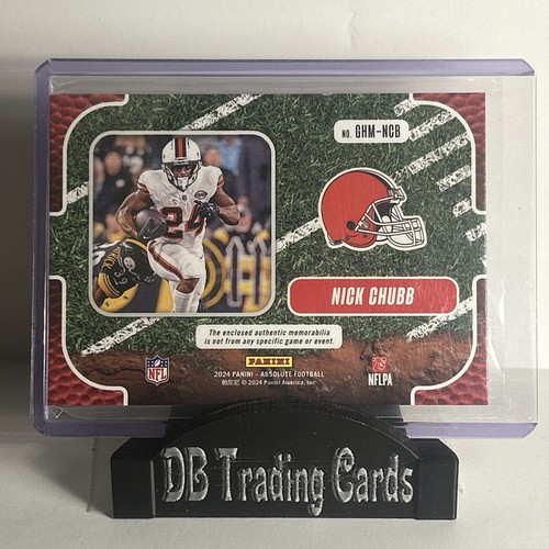 2024 Panini Assoluto - Ground Hoggs Materials Nick Chubb #GHM-NCB /250 (MEM) - Foto 2 di 2