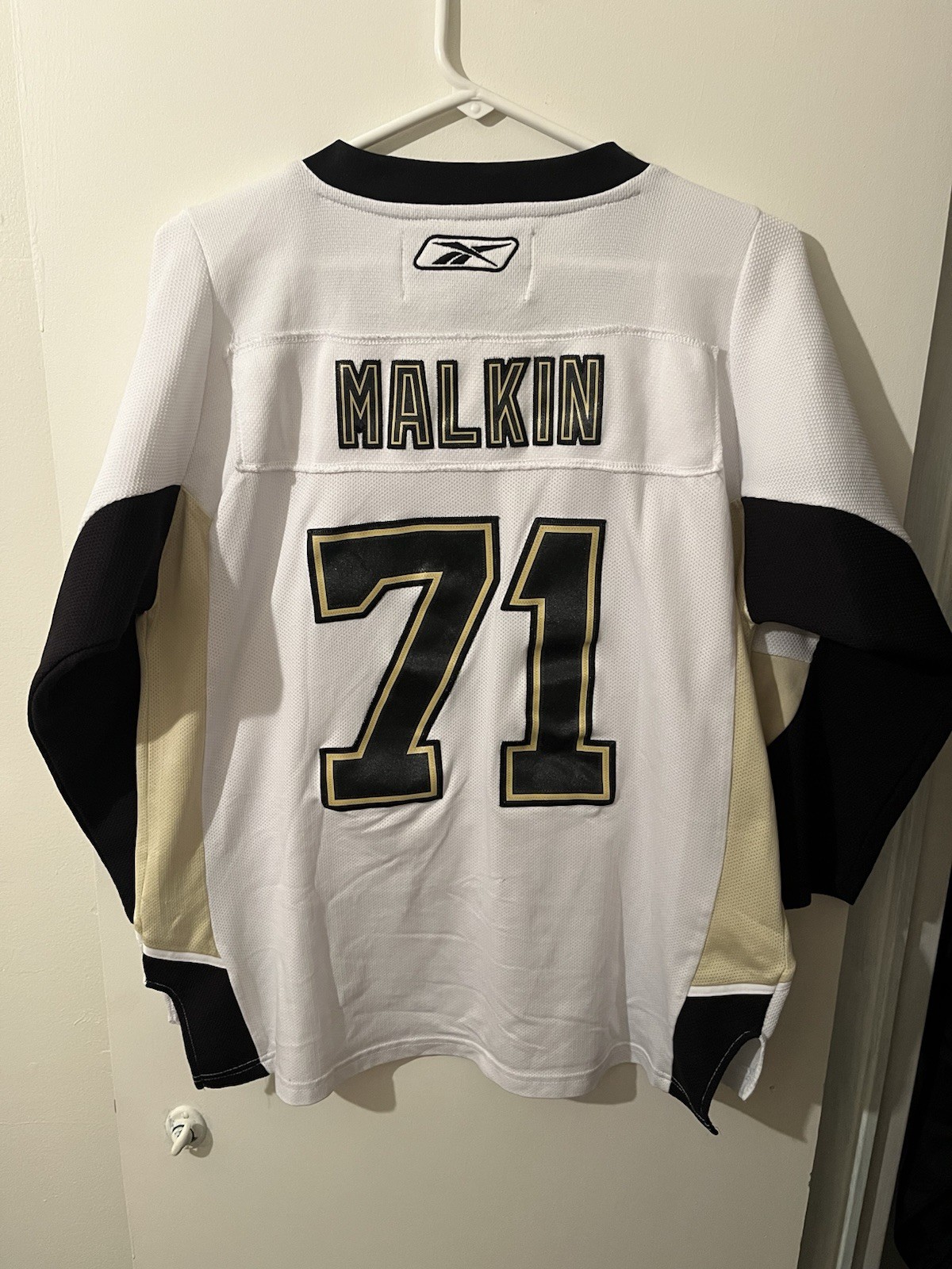Reebok NHL Pittsburgh Penguins Evgeni Malkin 71 Hockey Jersey Youth L/XL Adult M thumbnail 2