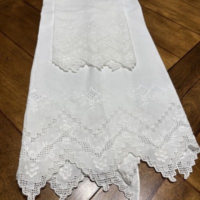 Vtg, White Cotton Hand embroidered In Madeira Guest/powder Room  Towels 