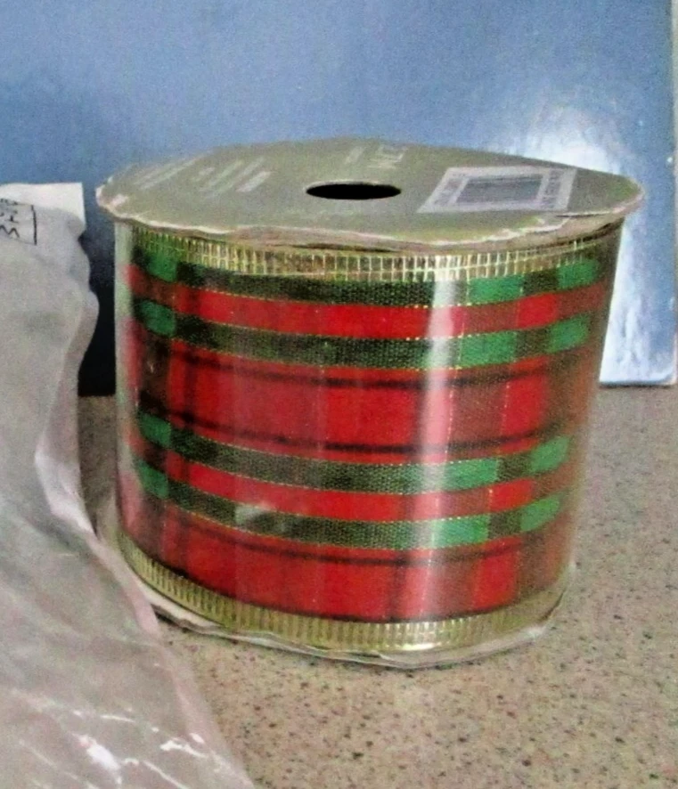 CARRETE DE CINTA DE TARTÁN CON CABLE PREMIER Y 4 CARRETES DE CINTA DE SATÉN VERDE Y ROJO ¡ARTESANÍA! Foto 3 de 4