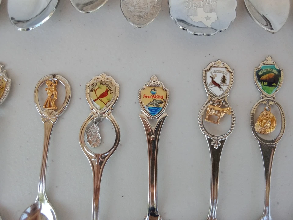 Cucharas decorativas vintage --Recuerdos de vacaciones + Estados/ciudades + dijes y más-- Foto 4 de 4