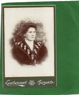 Viktorianisches Kabinettfoto Dame von Cartwright von Talgarth in Wales um 1900
