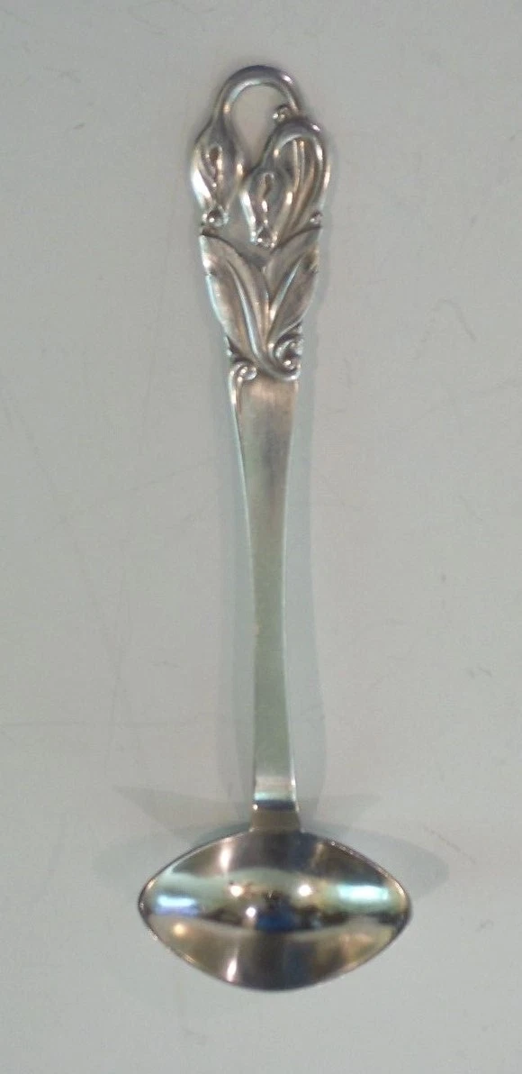 VINTAGE AXEL PRIP DENMARK STERLING SILVER 5.5" SAUCE LADLE, 30 grams