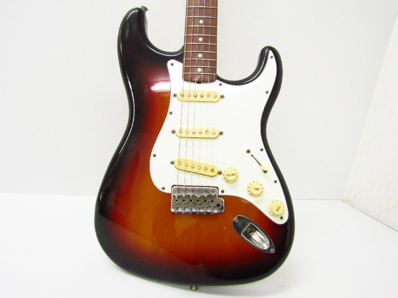 Fender Japan ST62 Electric Guitar Musical instrument Used From Japan