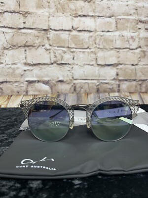 Quay Australia LIMITED EDITION (NAKITA) Silver/Blue  display picture 2