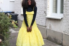 Vintage Gelbes Crinkle-Kleid Maxi Volant Träger A-Linie Turtleneck S/M