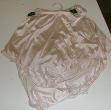 Three Vanity Fair Ravissant tailored Brief Size 11 Style 15711 Beige