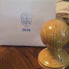 Uhl Pottery 2010 Collectors Society 25th Anniversary Basketball Box 4.5&rdquo; Deco