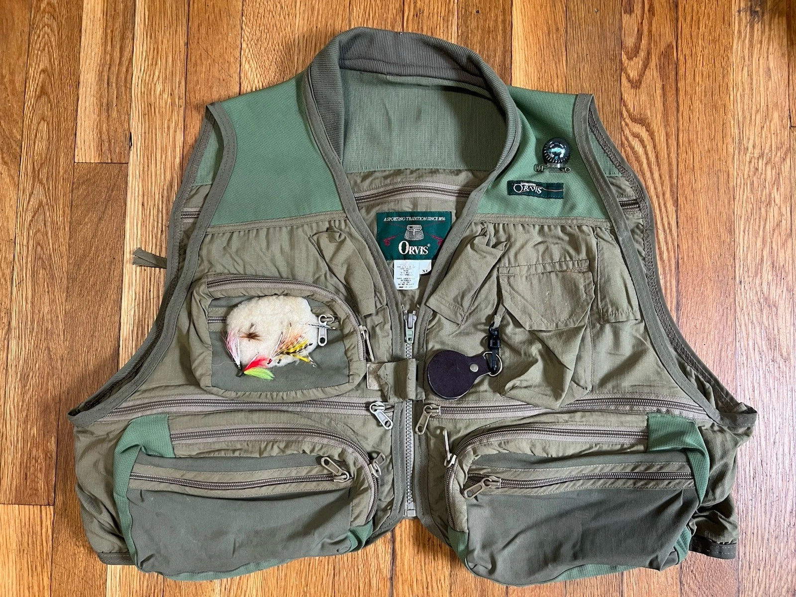 Vintage Orvis Fly Fishing Vest Mens Olive Green W/ Flies Simms Rod USA MADE XL
Opens in a new window