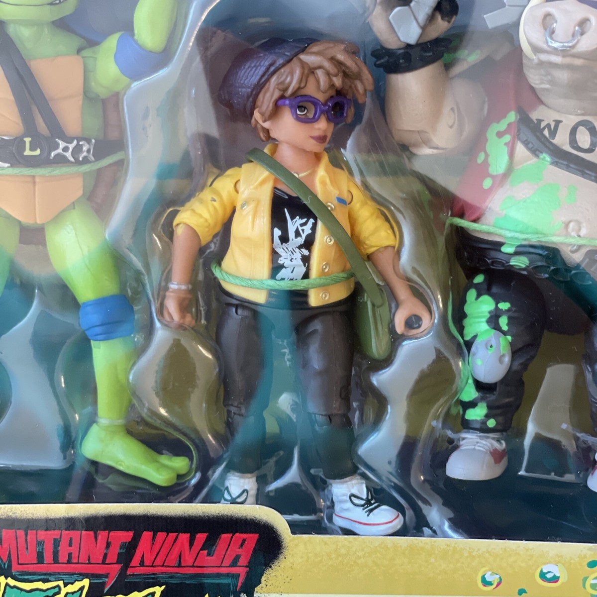TMNT Mutant Mayhem Ooze Cruisin' - White April O'Neil
