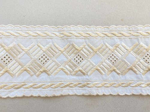 Off White Diamond Chain Embroidered Cotton Trim for Sewing/Belts/Crafts/4" Wide - Picture 8 of 16