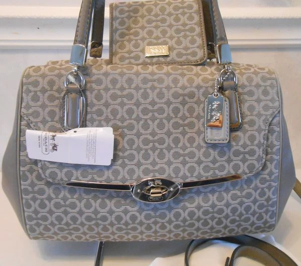 NUEVO CON ETIQUETASCOACHMadison Needlepoint Op Art Cartera 25215+Madison Needlepoint Cartera 25215 Foto 3 de 4