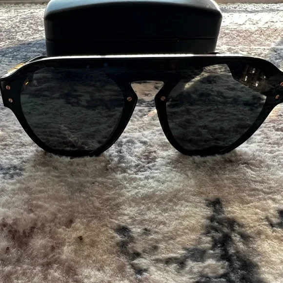 Versace Monogram Mirror Sunglasses solid Black 44… - image 2