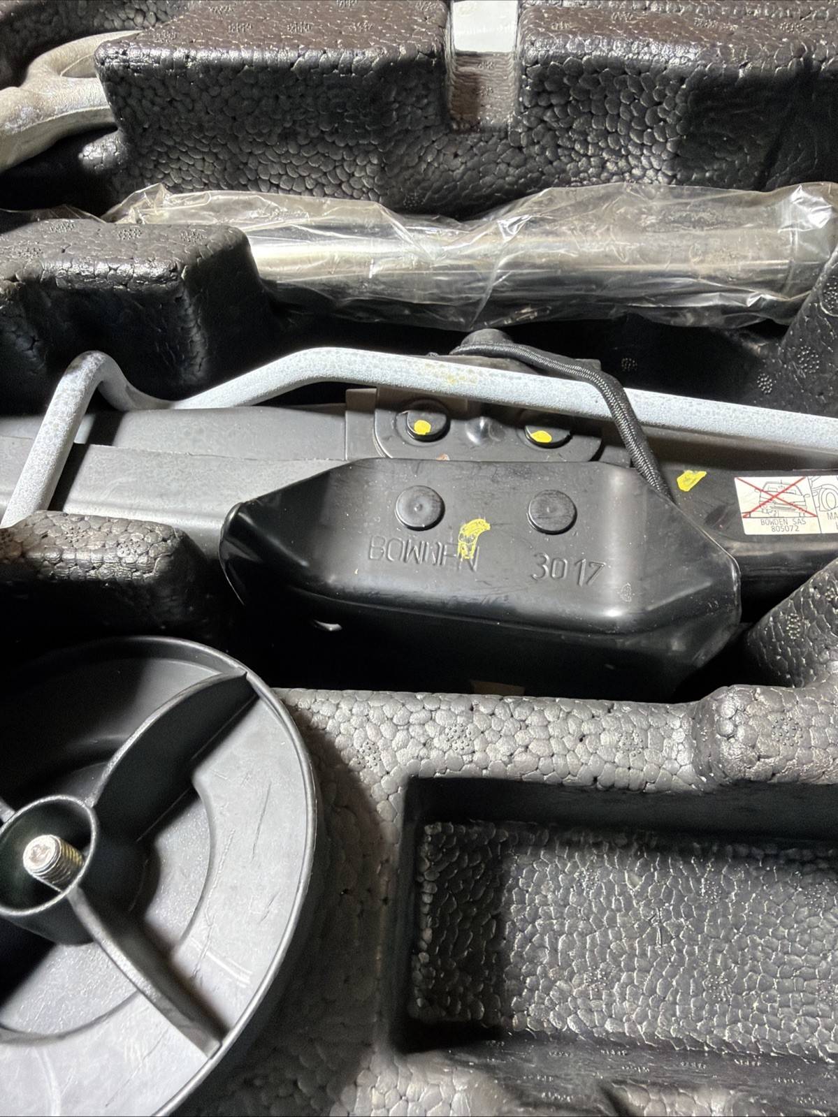 2014-2019 MASERATI GHIBLI S JACK TOOLS EMERGENCY KIT W/ HOUSING OEM.
