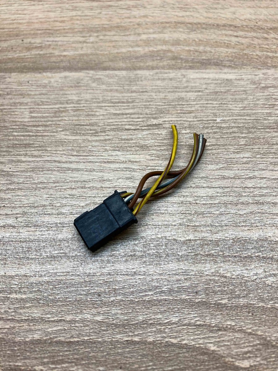 8377234 968813 1 BMW E Series Engine ECU Connector Plug Socket OE