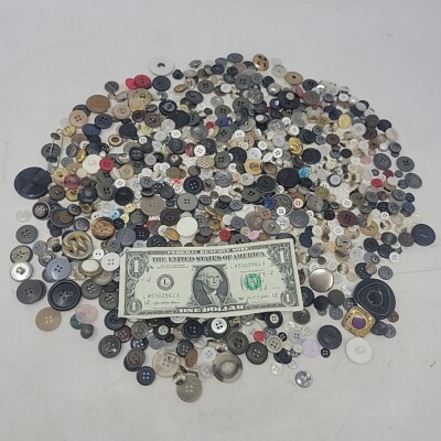 1lb Of Loose Buttons Mixed Assorted Sizes, Styles, And Colors. Craft Repair Diy