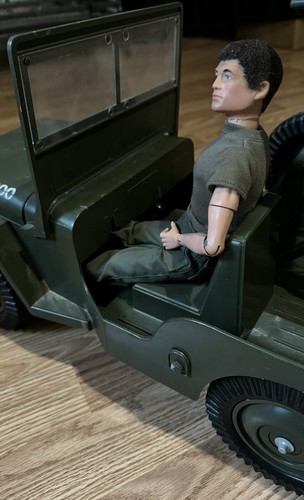 60’s Hasbro GI JOE 7000 Official Military 5 Star Jeep Trailer Light WORKS - Picture 15 of 24
