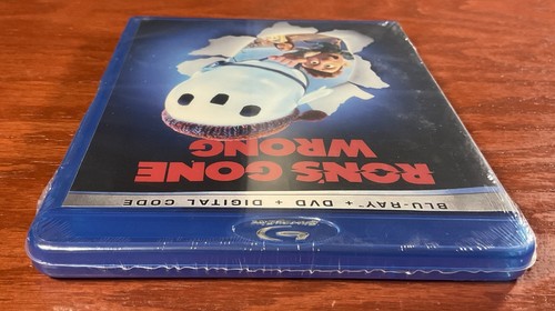 Ron's Gone Wrong (Blu-ray, 2021) - Picture 3 of 6