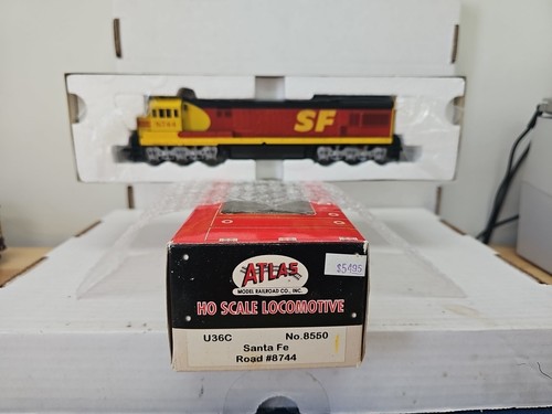Atlas HO 8550 Santa Fe Kodachrome U36C Road #8744, nuevo. DCC Ready | Zustand: New