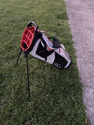 Red And White Sun Mountain 14 Way Carry Bag 2.5+ Stands Up On It s Own