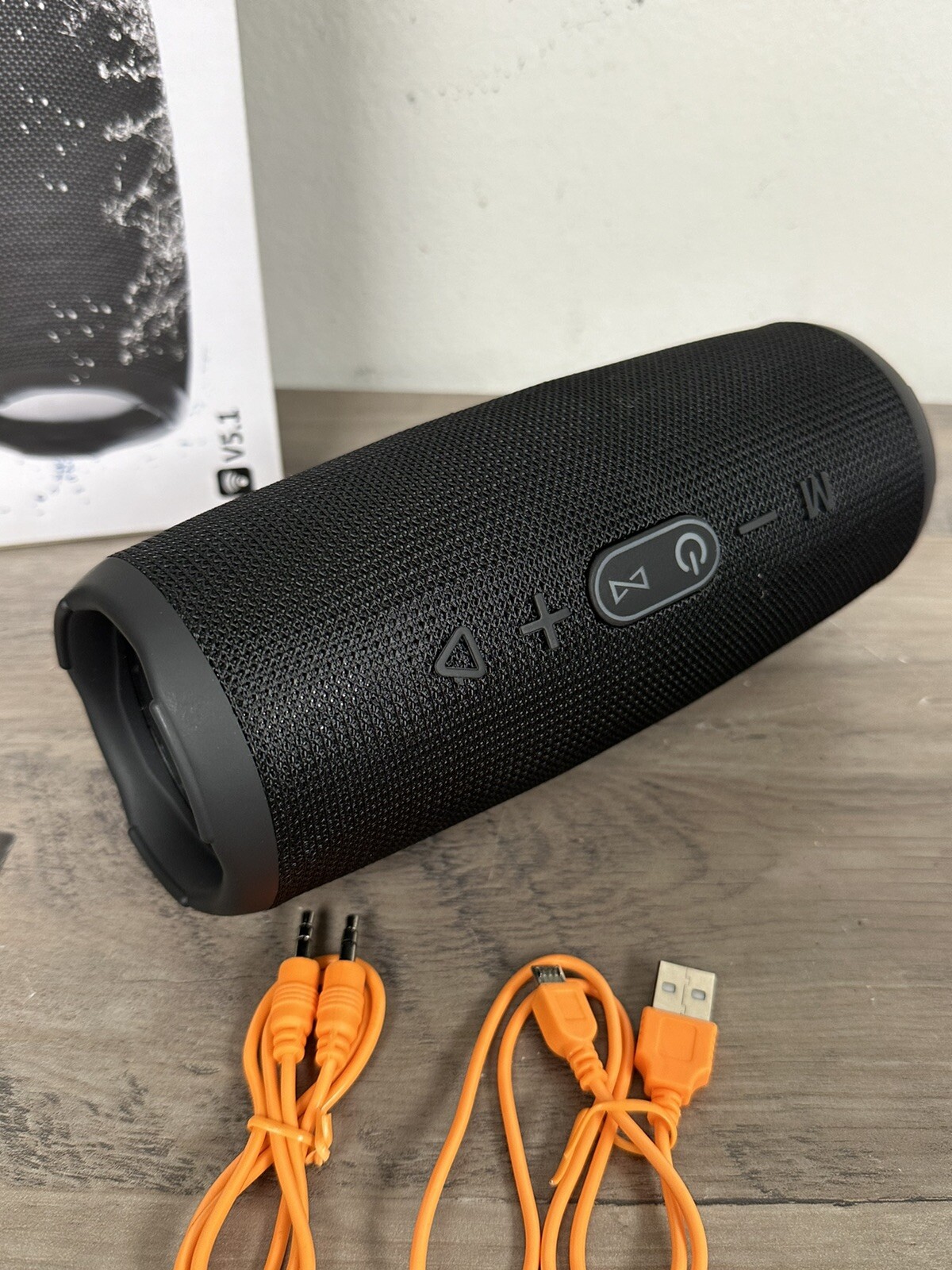 NEW Portable Wireless Speaker Bluetooth Waterproof Speaker (unbranded)-image