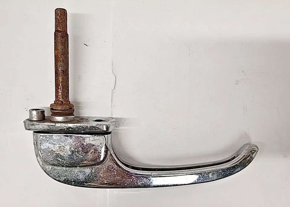 Juego de 2 manijas de puerta exteriores usadas OEM GM camioneta Chevrolet 1947-1951 (800) Foto 2 de 4