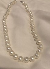 Classic Shiny White Pearl Like Bead Necklace