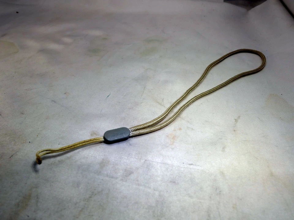 Canon small camera wrist hand strap for point and shoot camera 9" White - Image 2 of 4