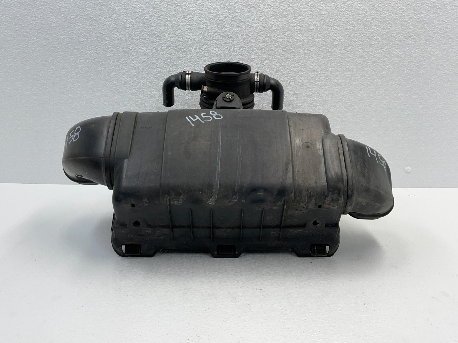 2013 2014 MASERATI GRANTURISMO M145 ENGINE AIR INTAKE FILTER BOX 1458 OEM
