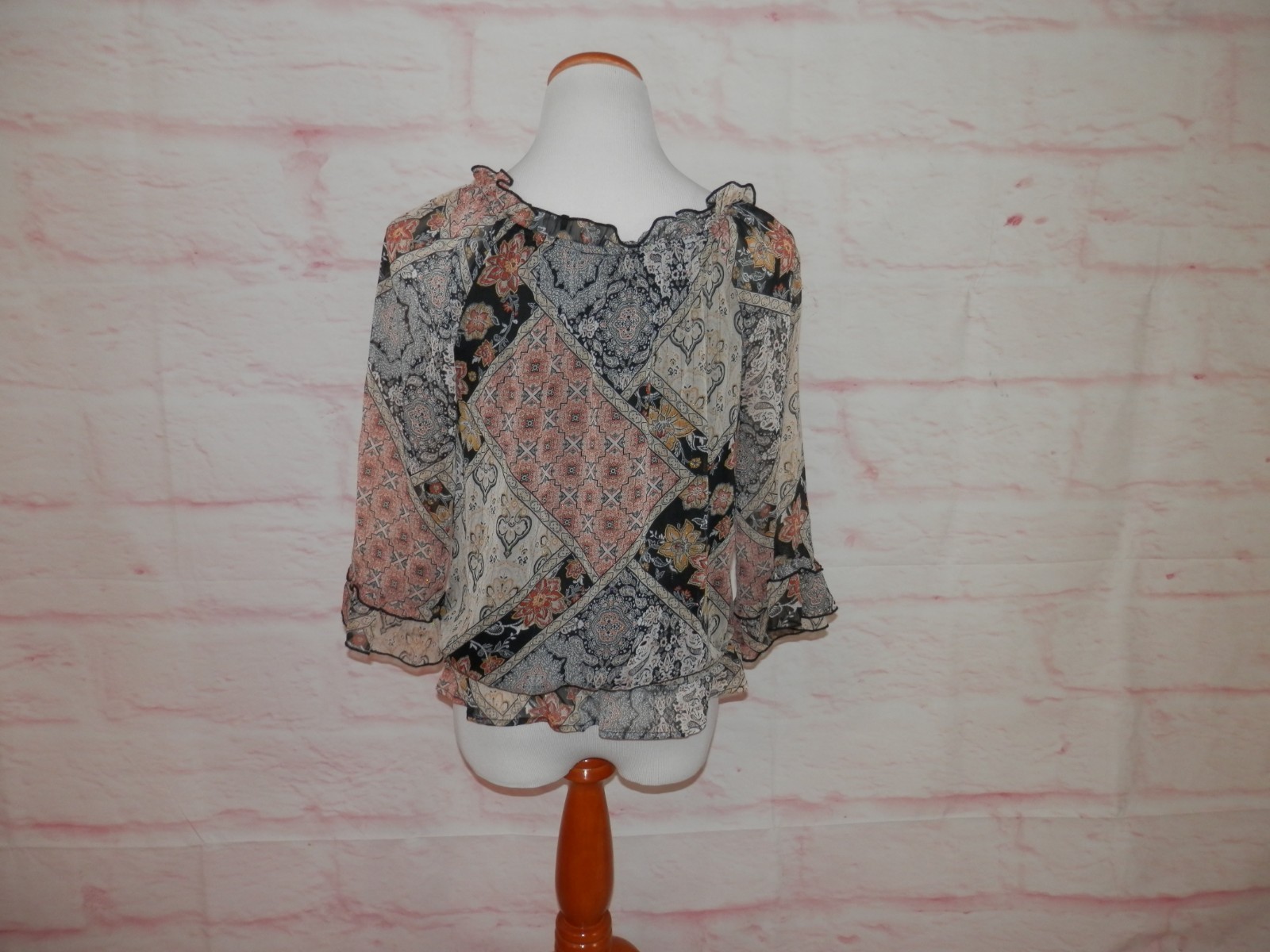 BCX Juniors Medium Patchwork Paisley Ruffle V Nec… - image 5