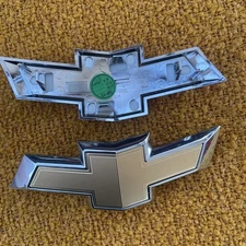 Front Grille Emblem - GM (84025720)OEM GM Front Grille Emblem