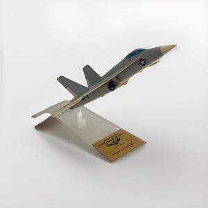 Vintage McDonnell Douglas F-18 1:60 Desk Model Original US Navy Fighter Jet