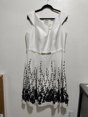 Annabelle white strapless gown with black floral  Size 18 art 252