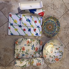 LOT OF 8 MATCH MATES VINTAGE SERVING TRAYS AND BOWLS MADE IN USA