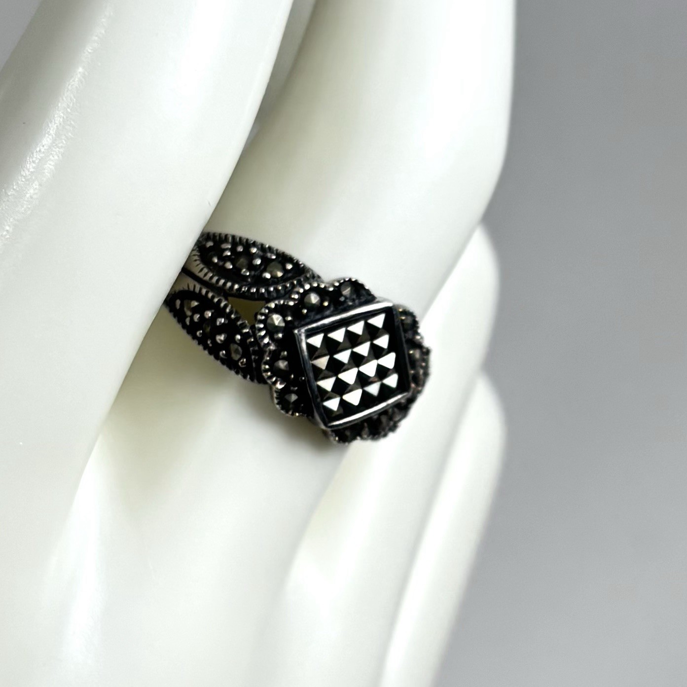 Vintage Scrollwork Diamond Cut Multi-Faceted Marc… - image 11